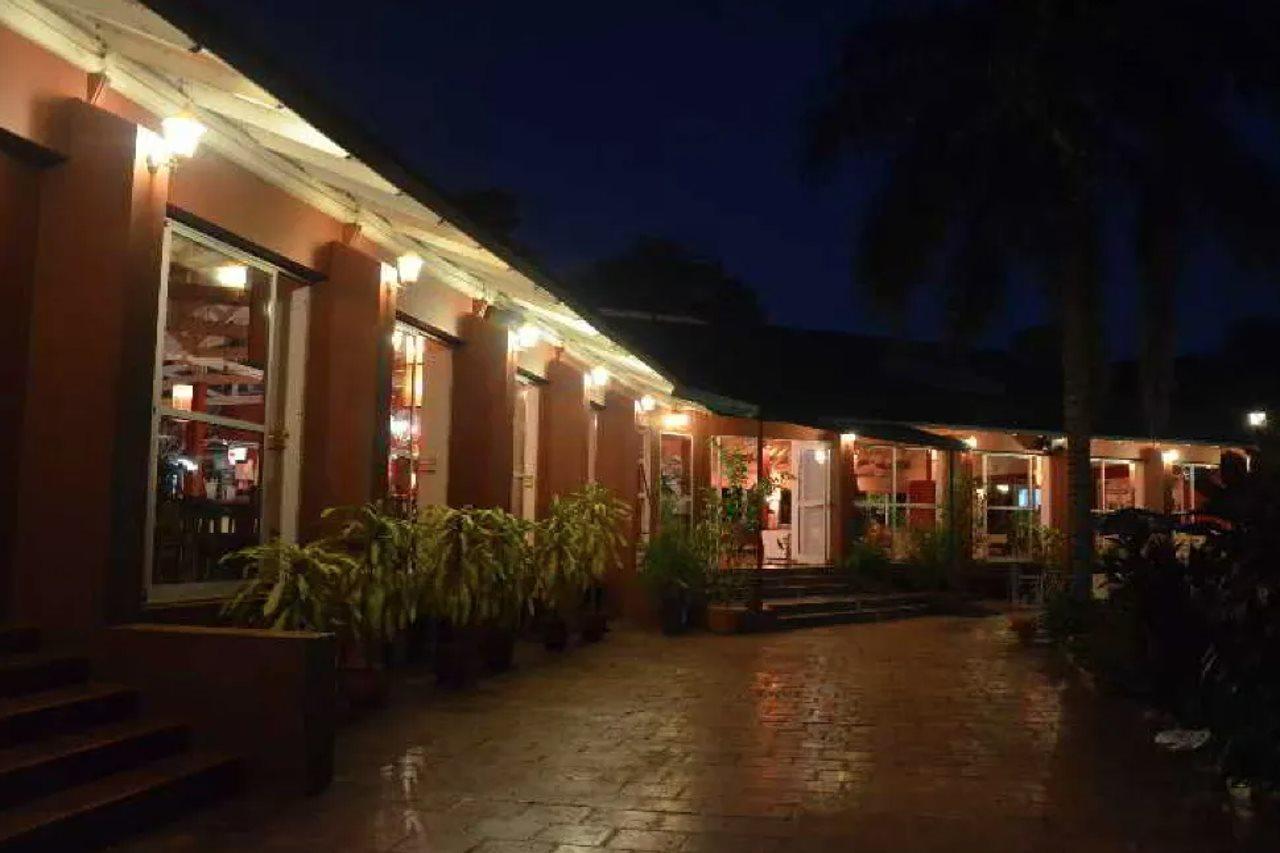 Iguazu Inn Hostel Puerto Iguazu Exterior photo