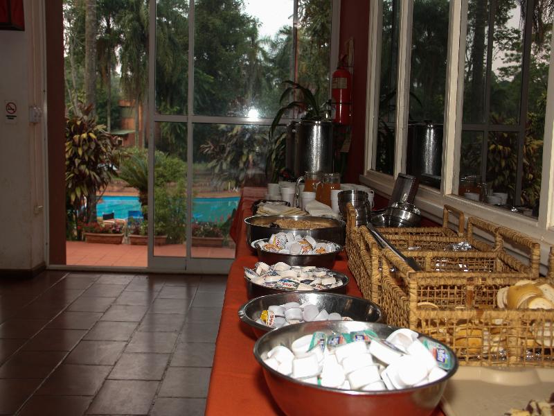 Iguazu Inn Hostel Puerto Iguazu Exterior photo