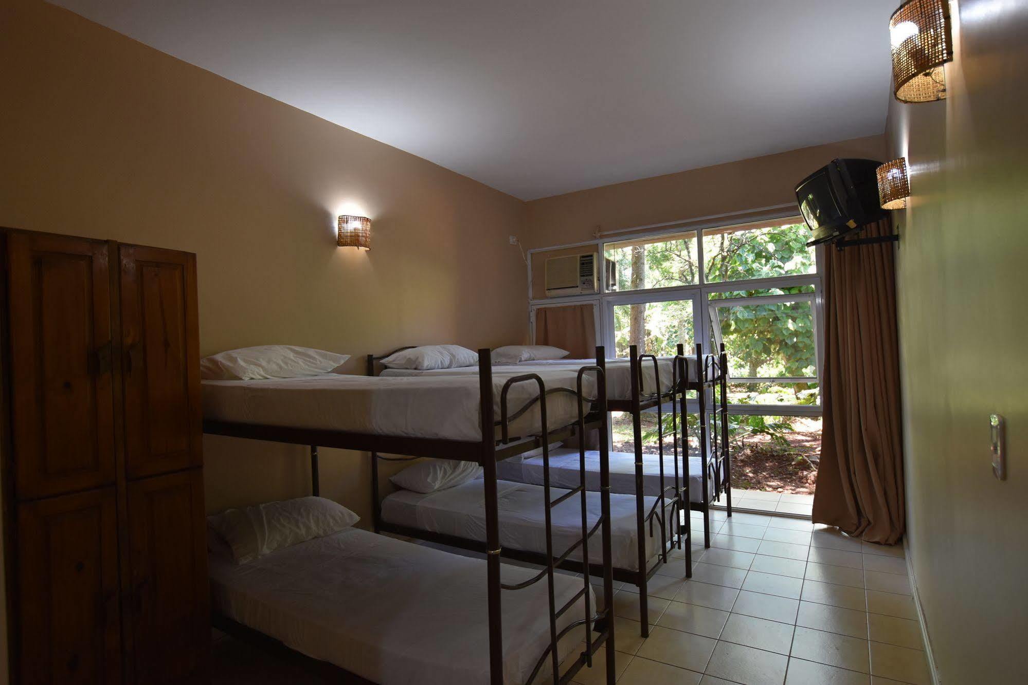 Iguazu Inn Hostel Puerto Iguazu Exterior photo